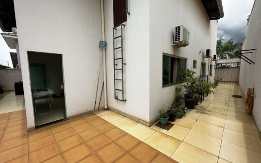 Casa em Condomínio