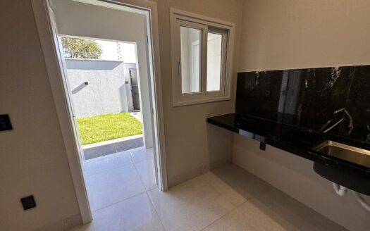 Casa Alto Padrão de 4 Suítes