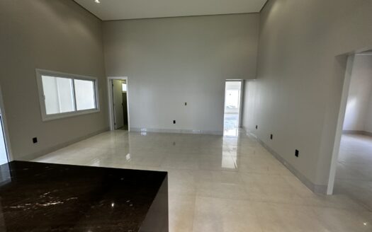 Casa Alto Padrão de 4 Suítes