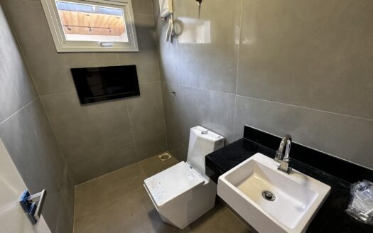 Casa Alto Padrão de 4 Suítes