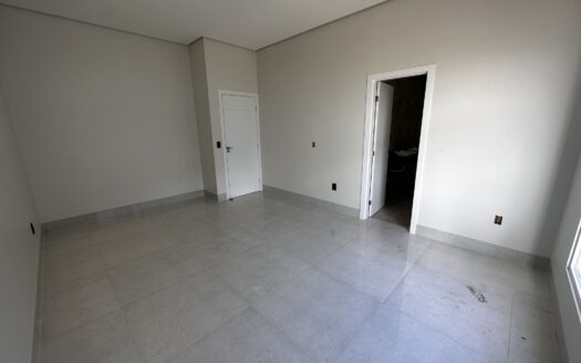 Casa Alto Padrão de 4 Suítes