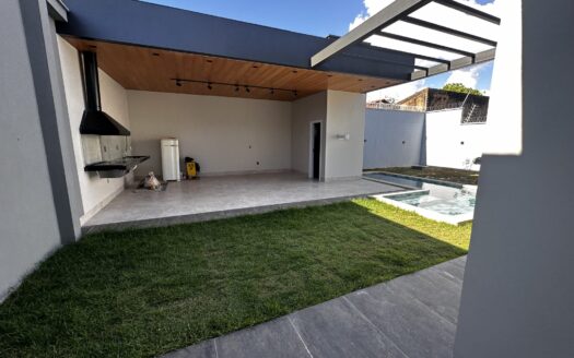 Casa Alto Padrão de 4 Suítes