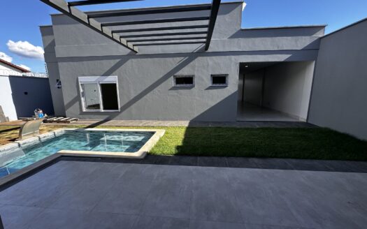 Casa Alto Padrão de 4 Suítes