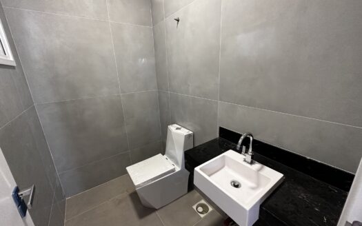 Casa Alto Padrão de 4 Suítes