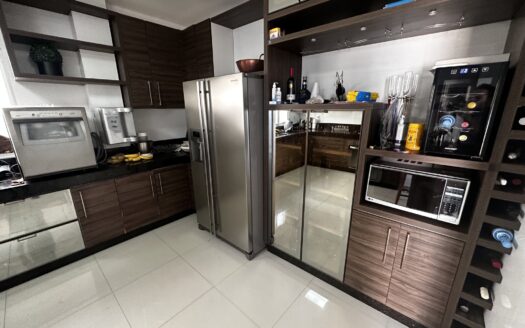 Sobrado de 4 Quartos