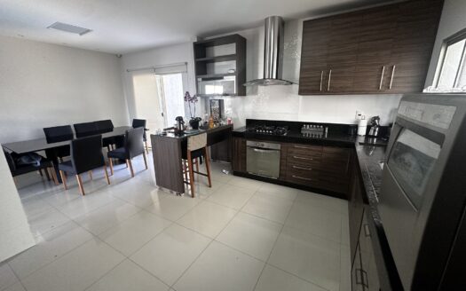 Sobrado de 4 Quartos