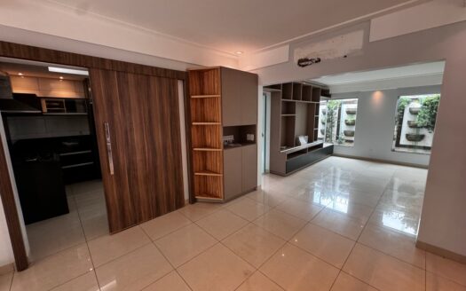 Sobrado em Condomínio 4 Suítes