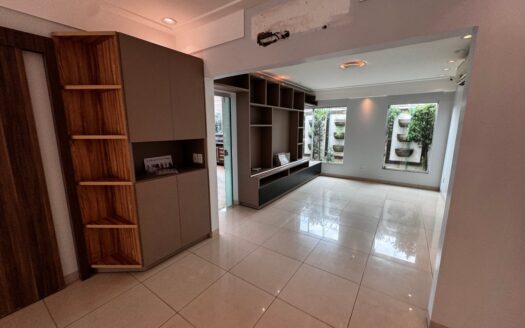 Sobrado em Condomínio 4 Suítes