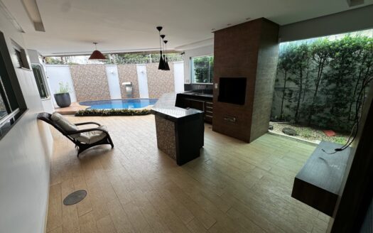 Sobrado em Condomínio 4 Suítes