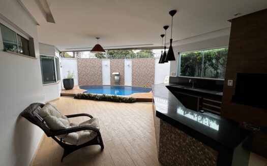 Sobrado em Condomínio 4 Suítes