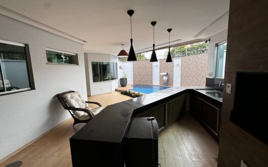 Sobrado em Condomínio 4 Suítes