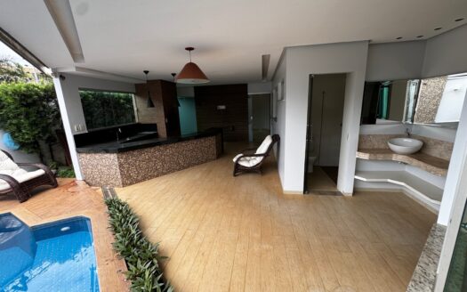 Sobrado em Condomínio 4 Suítes