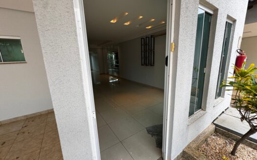 Sobrado em Condomínio 4 Suítes