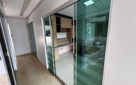 Sobrado em Condomínio 4 Suítes