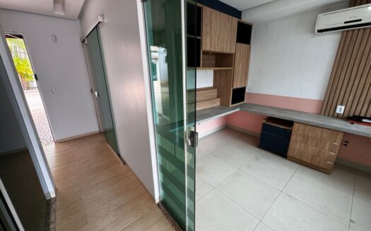 Sobrado em Condomínio 4 Suítes