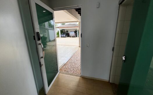 Sobrado em Condomínio 4 Suítes