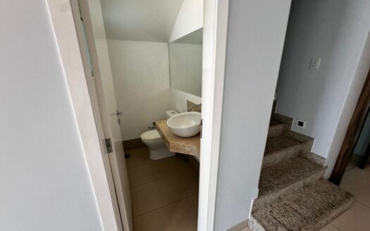 Sobrado em Condomínio 4 Suítes