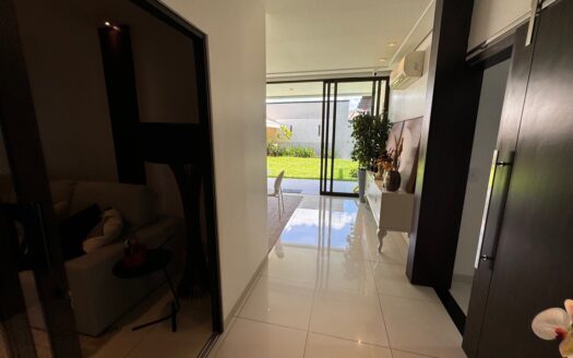 Casa de 4 Suítes e Escritório