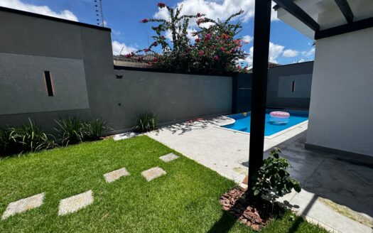 Casa de 4 Suítes e Escritório