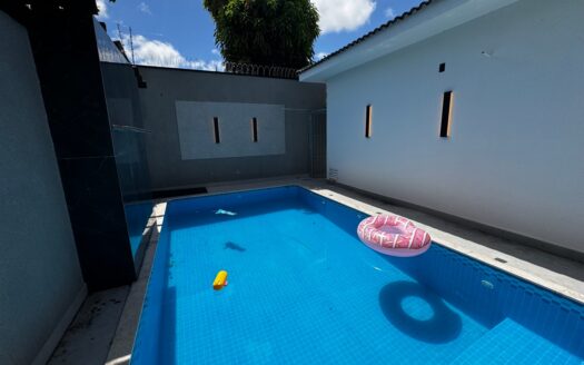 Casa de 4 Suítes e Escritório