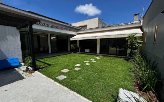 Casa de 4 Suítes e Escritório