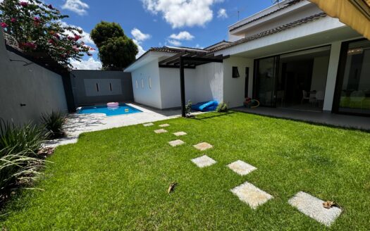 Casa de 4 Suítes e Escritório