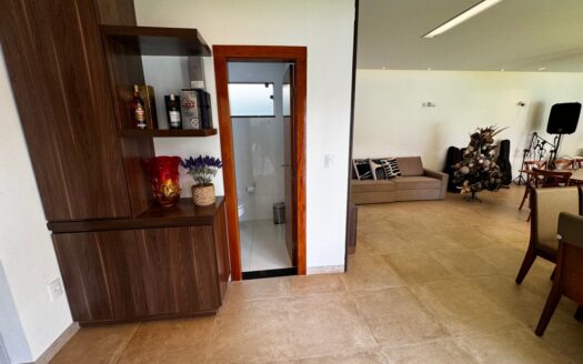 Casa de 4 Suítes e Escritório