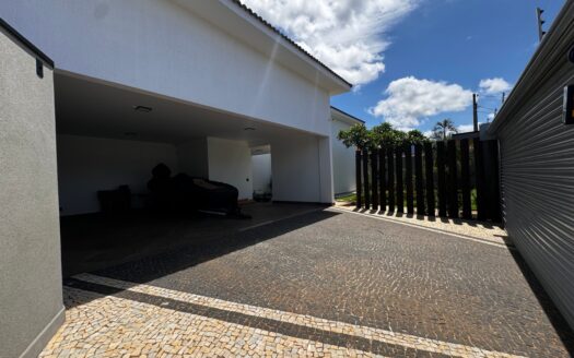 Casa de 4 Suítes e Escritório