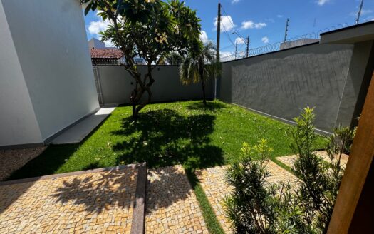 Casa de 4 Suítes e Escritório