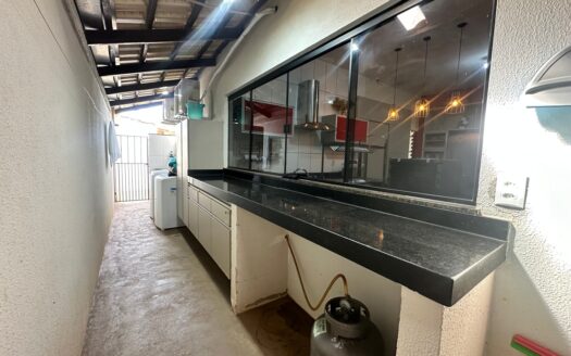 Casa de 3 Quartos Mobiliada