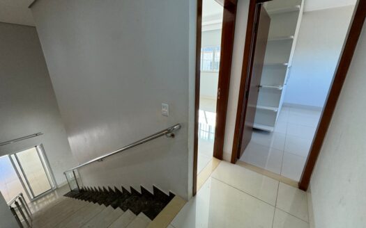 Sobrado de 5 Suítes Plenas