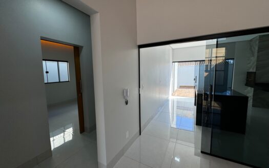 Casa com Piscina e Churrasqueira