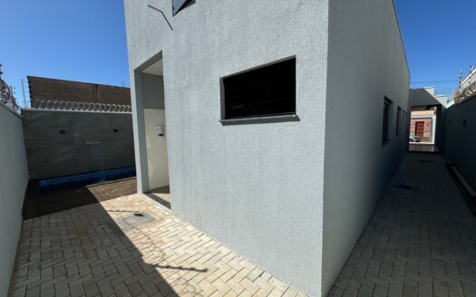 Casa com Piscina e Churrasqueira