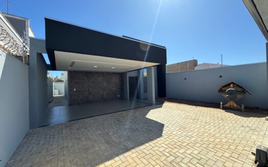 Casa com Piscina e Churrasqueira