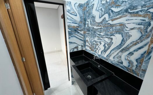 Casa com Piscina e Churrasqueira