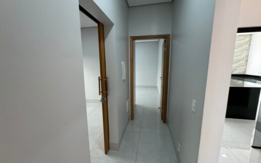 Casa com Piscina e Churrasqueira