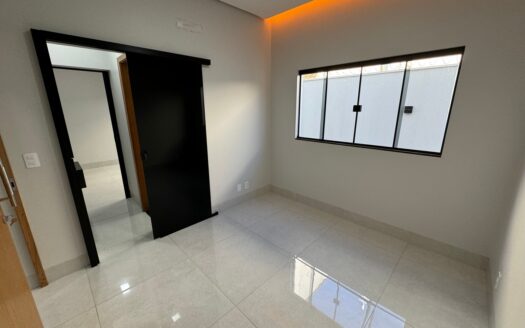 Casa com Piscina e Churrasqueira