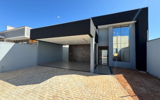 Casa com Piscina e Churrasqueira