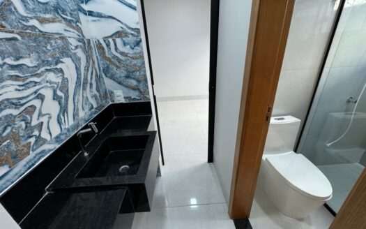 Casa com Piscina e Churrasqueira