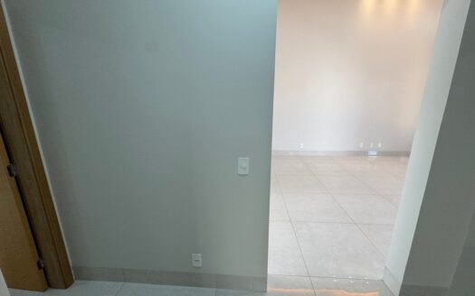 Casa com Piscina e Churrasqueira