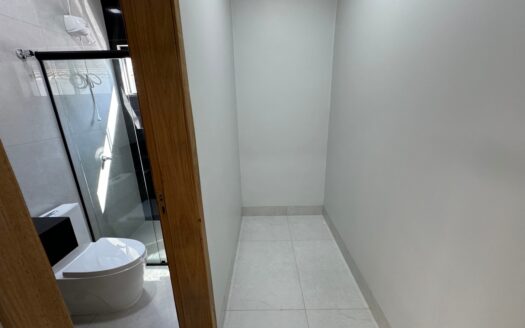 Casa com Piscina e Churrasqueira