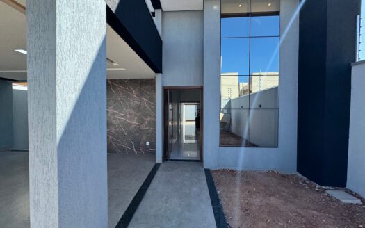 Casa com Piscina e Churrasqueira