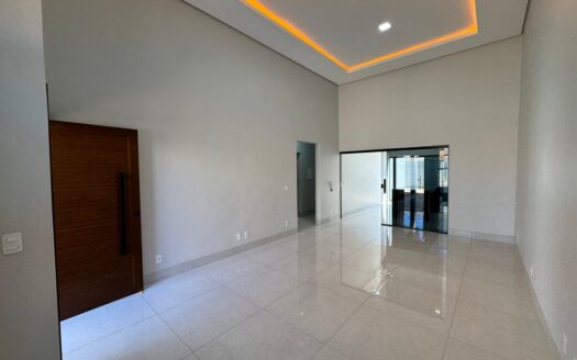 Casa com Piscina e Churrasqueira