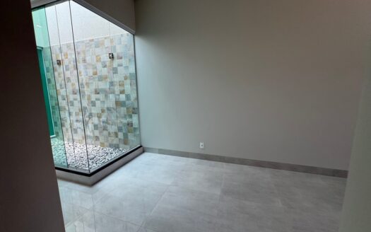 Casa com 3 Suítes e Piscina