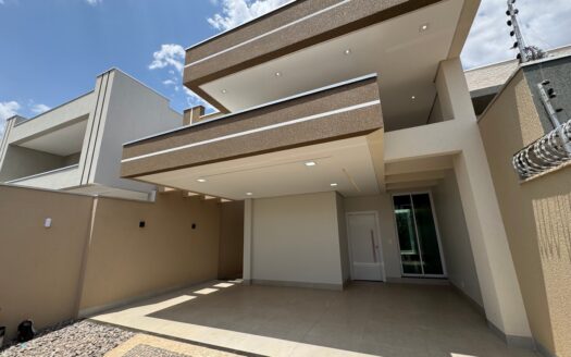 Casa com 3 Suítes e Piscina