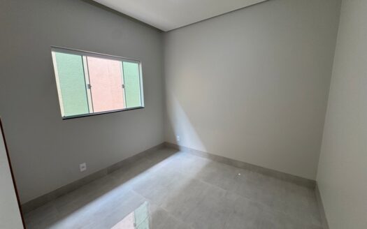 Casa com 3 Suítes e Piscina