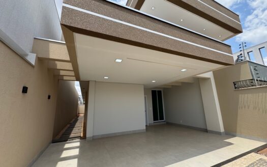 Casa com 3 Suítes e Piscina