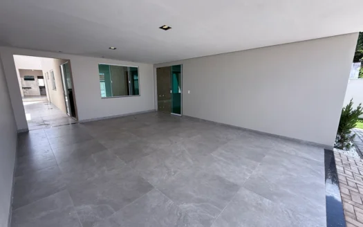 Casa de 3 Quartos no Centro