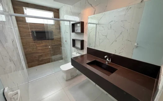 Casa de 3 Quartos no Centro