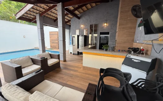 Casa de 3 Suítes na 207 Sul